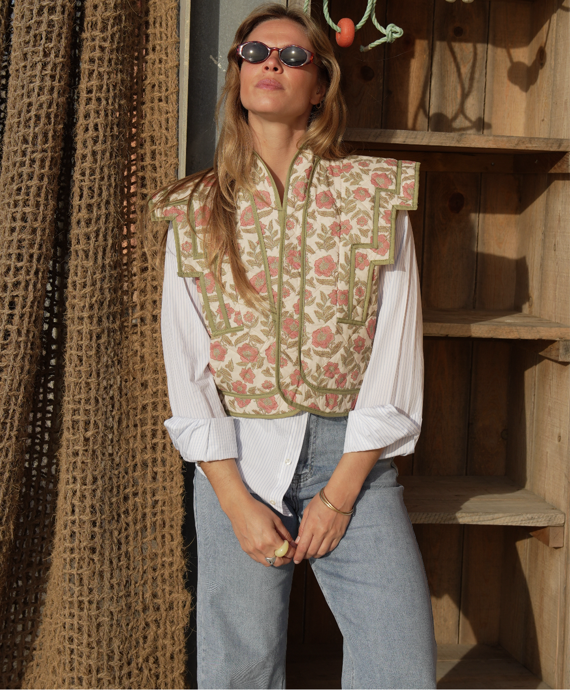 Colete padrão floral verde khaki