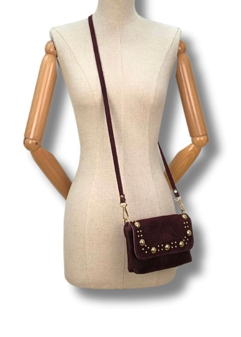 Mala com tachas