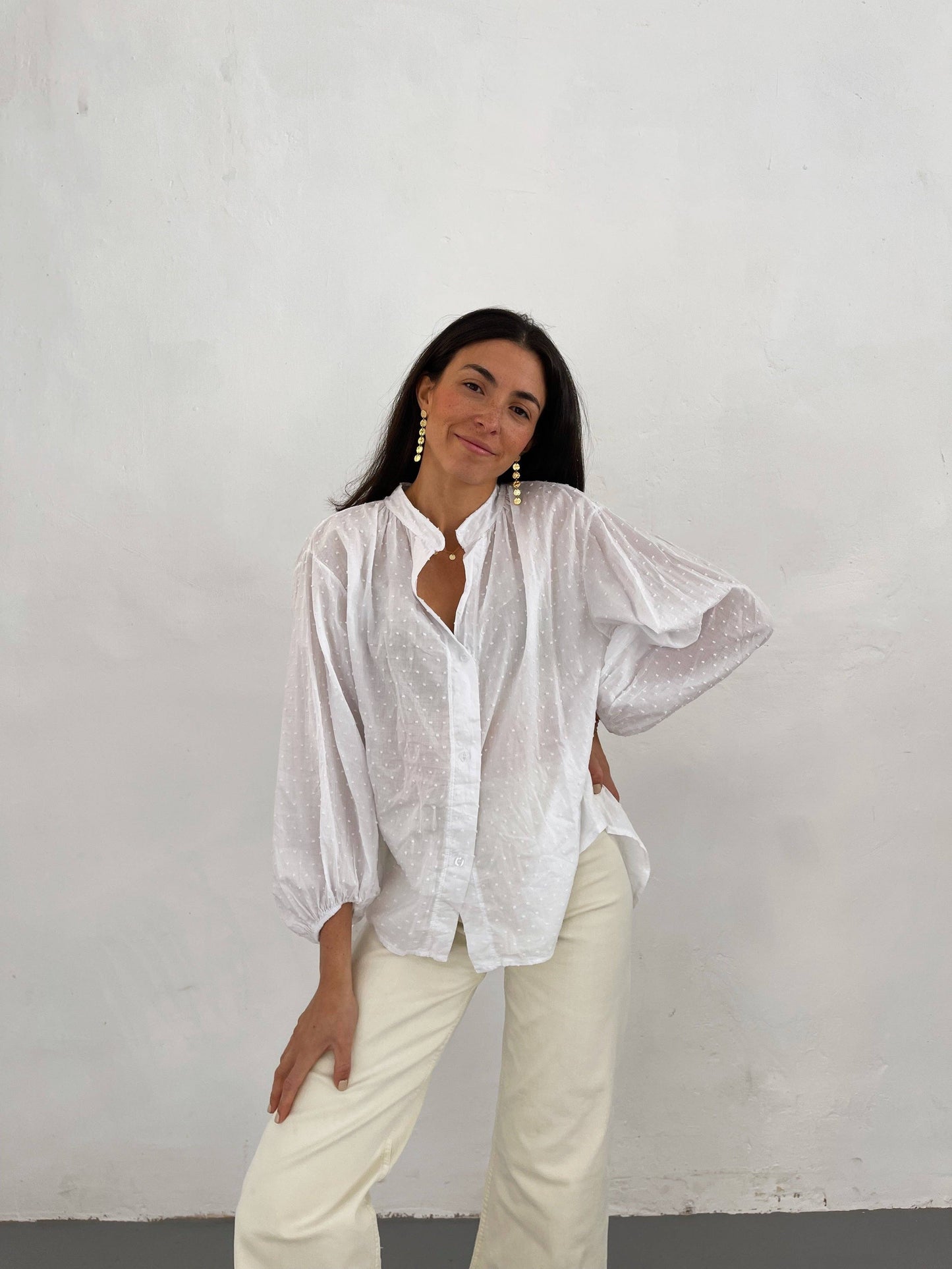 Blusa branca larga Julia com gola mandarim: L