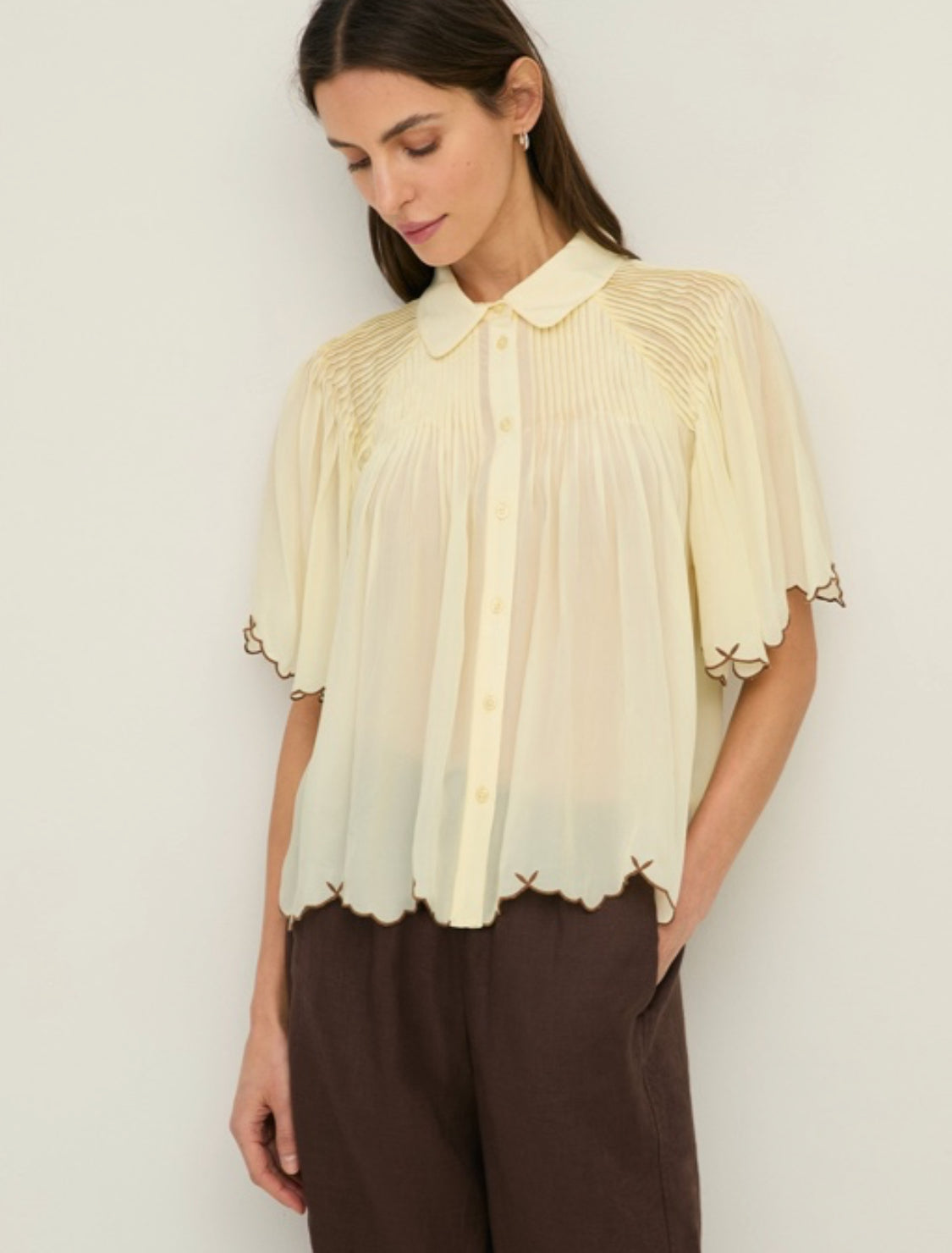 Blusa romântica bordada