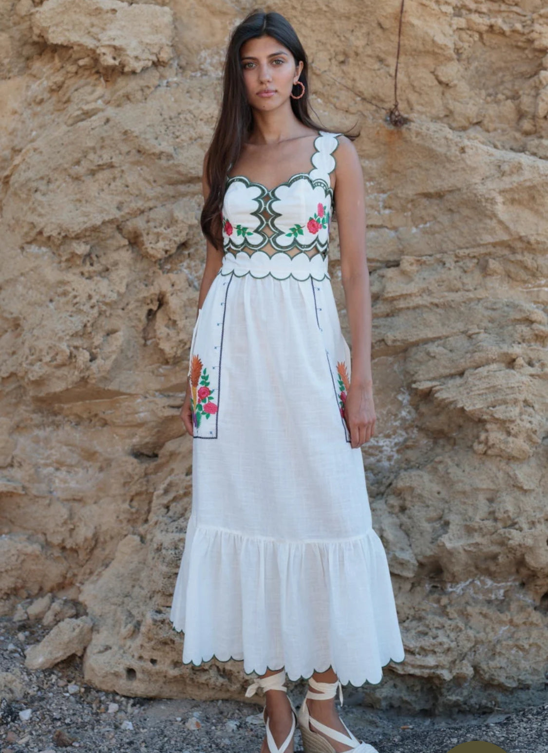 Vestido branco bordado