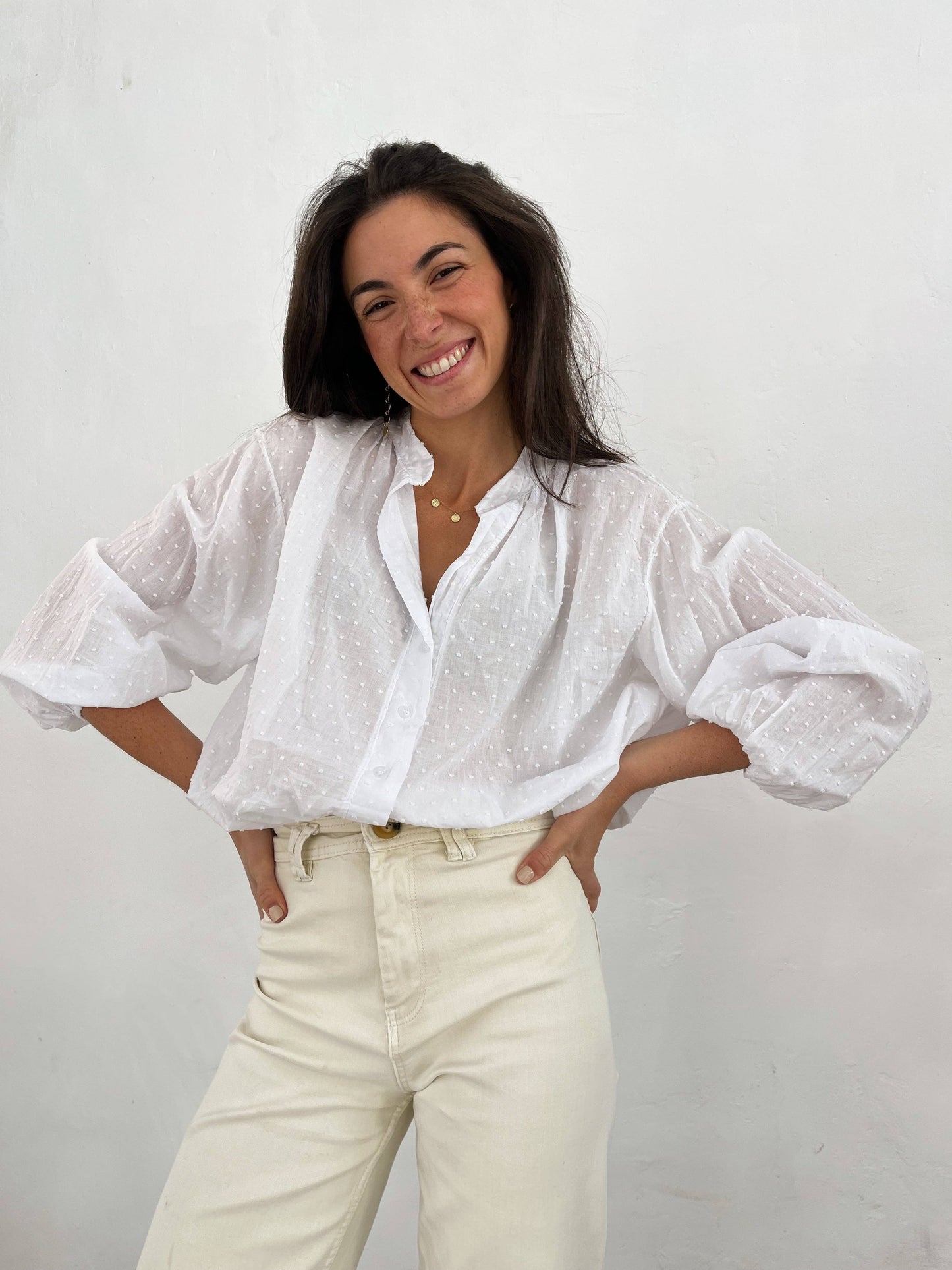 Blusa branca larga Julia com gola mandarim: L